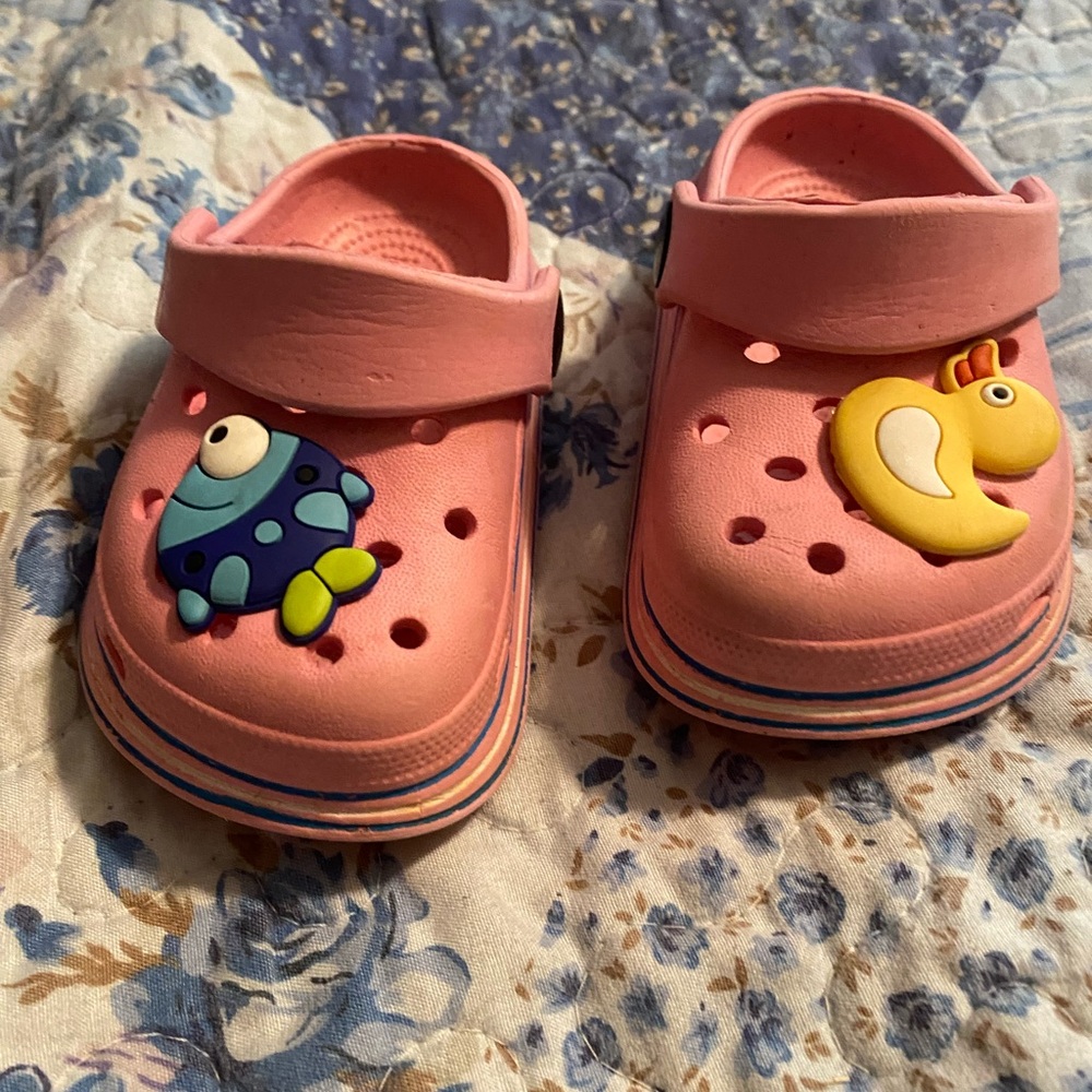 Little girl clog shoes